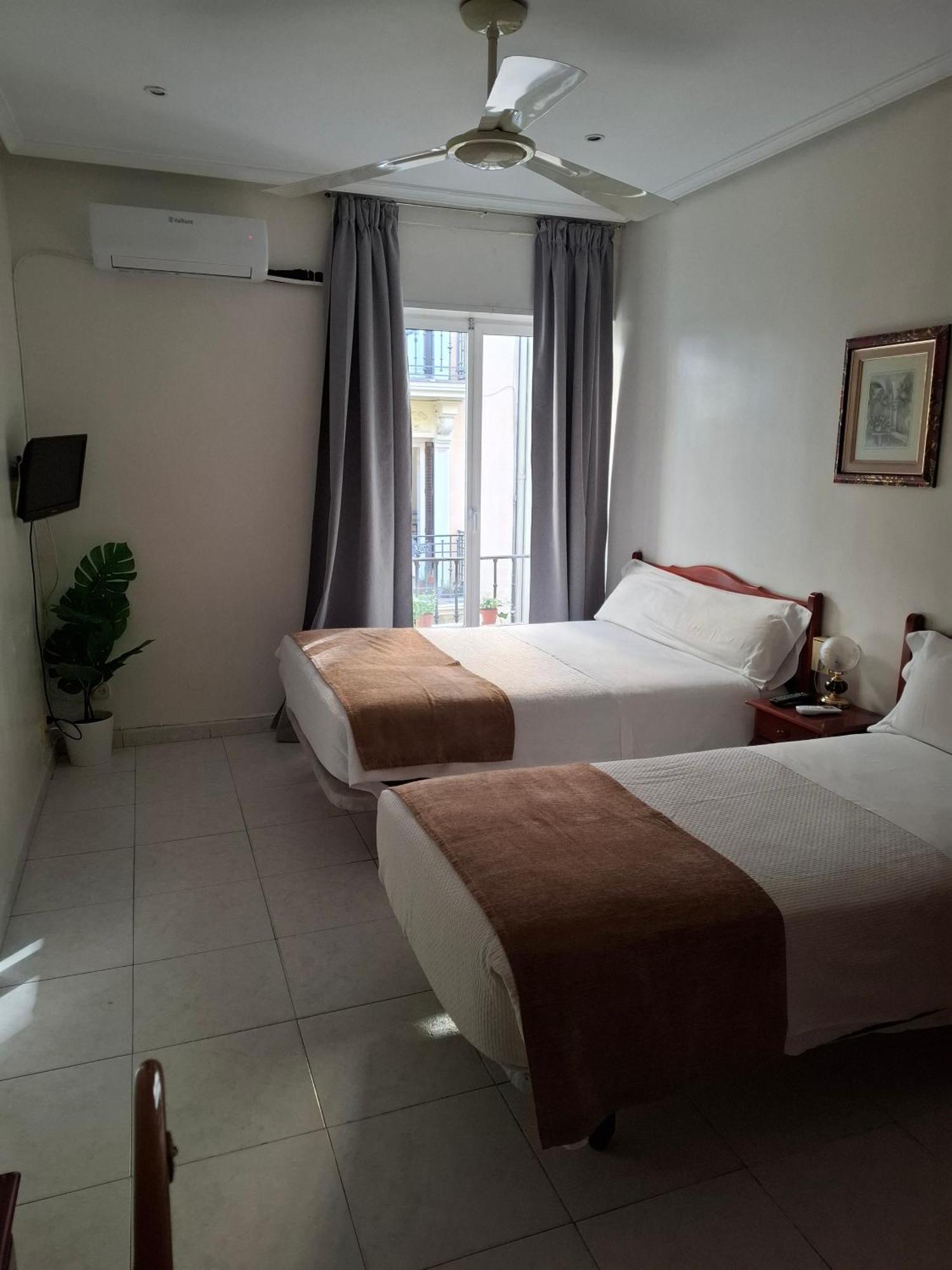 Hostal Villamanez Μαδρίτη Εξωτερικό φωτογραφία