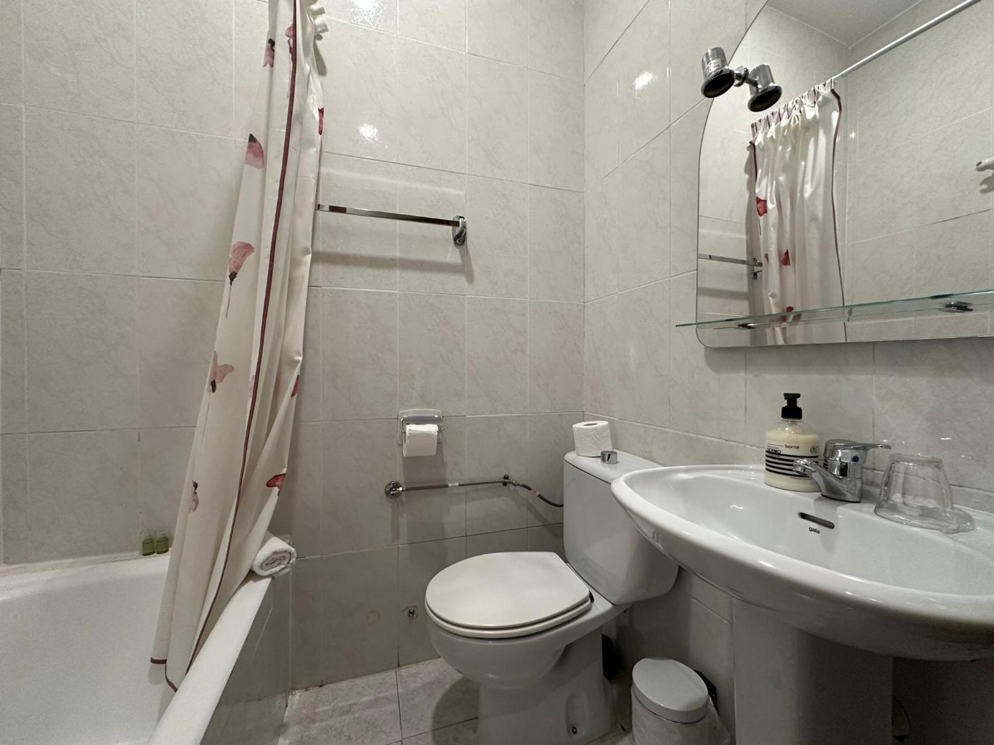 Hostal Villamanez Μαδρίτη Εξωτερικό φωτογραφία